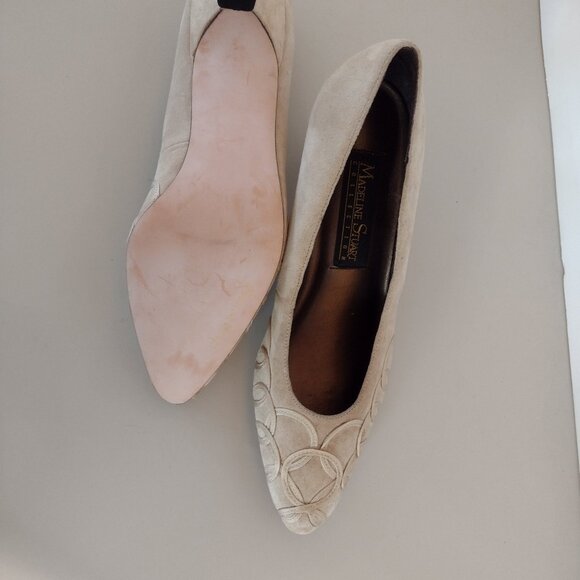 Madeline Stuart Women's Suede Pumps Size 7M - Picture 3 of 3